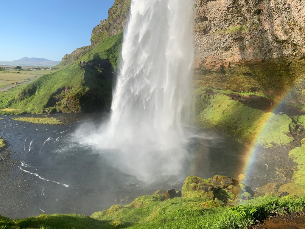 A COMPLETE TRAVEL GUIDE TO PLAN YOUR ICELAND TRIP