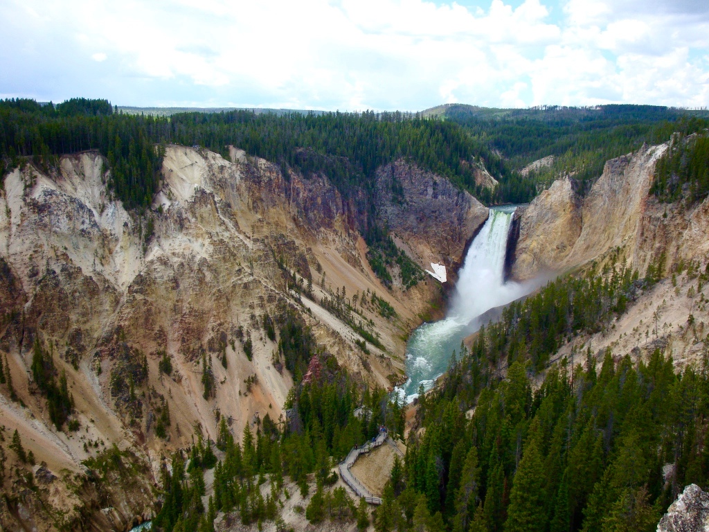 THE ULTIMATE 3 DAYS TRAVEL ITINERARY FOR YELLOWSTONE NATIONAL PARK