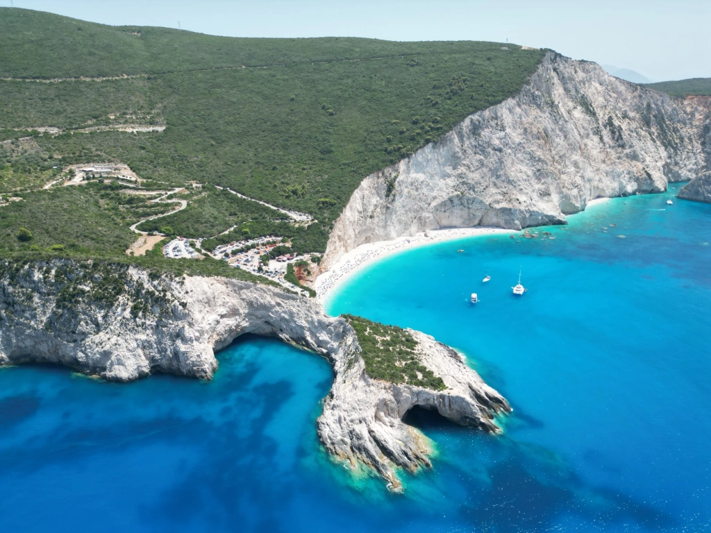 A FULL TRAVEL GUIDE TO VISIT LEFKADA, THE ULTIMATE PARADISE BEACH DESTINATION IN GREECE